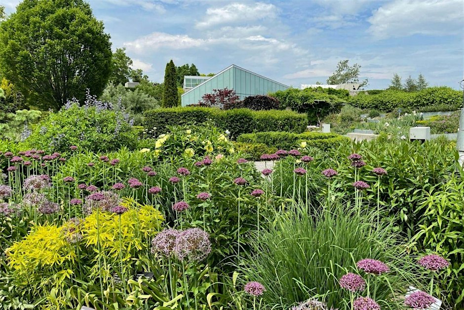 Tour: Toronto Botanical Garden and Edwards Gardens