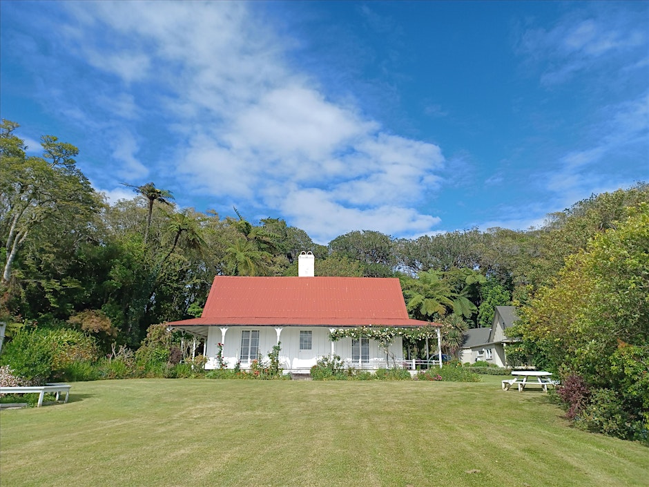 Taranaki Fringe Garden Festival - Hurworth Cottage tours